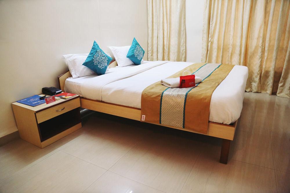 Oyo 946 Royce Studio Apartments Pune Exterior foto